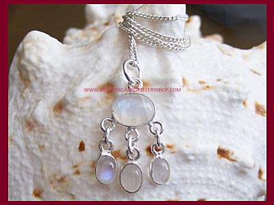Rainbow Moonstone Necklace - Click Image to Close