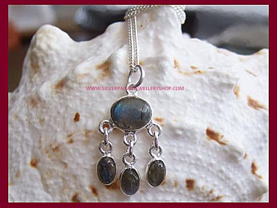 Labradorite Gemstone Pendant Necklace